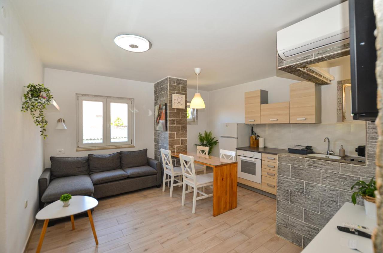 Apartments Iris Rovinj Exterior foto