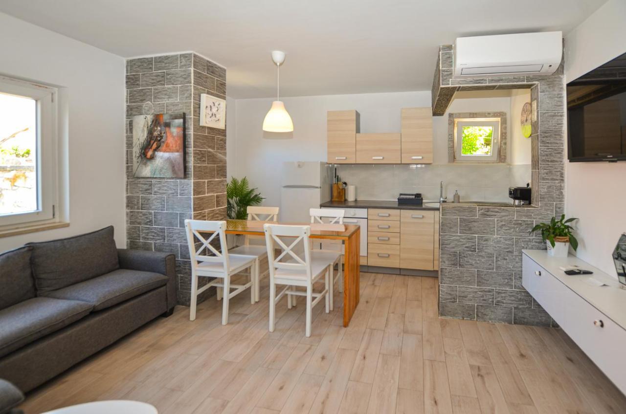 Apartments Iris Rovinj Exterior foto