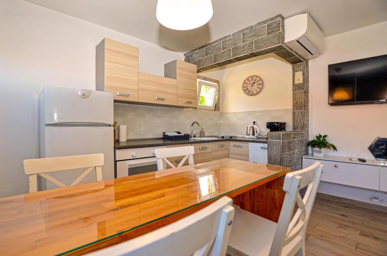 Apartments Iris Rovinj Exterior foto